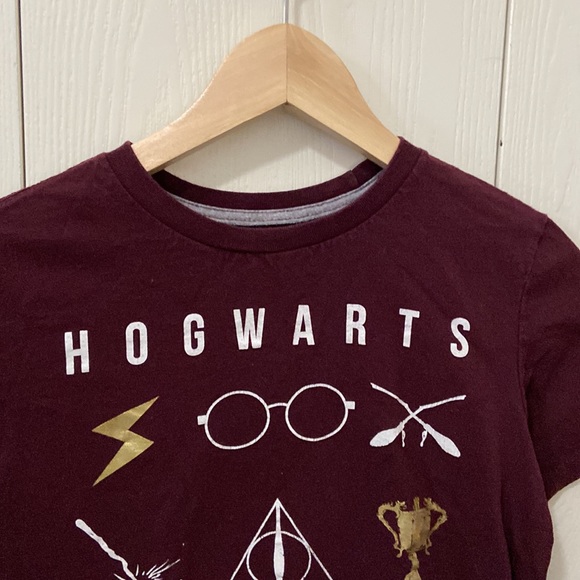 Old Navy Harry Potter Burgundy Tee - Picture 2 of 7